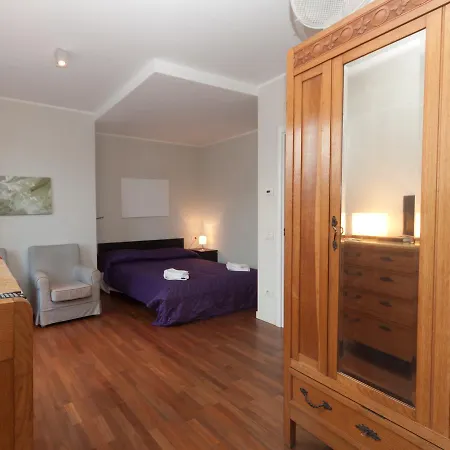 Rodrigo Lake Side Suite Apartment *